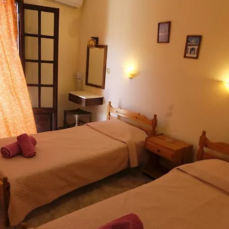Taxiarchis Apartments Skiathos Town Room photo