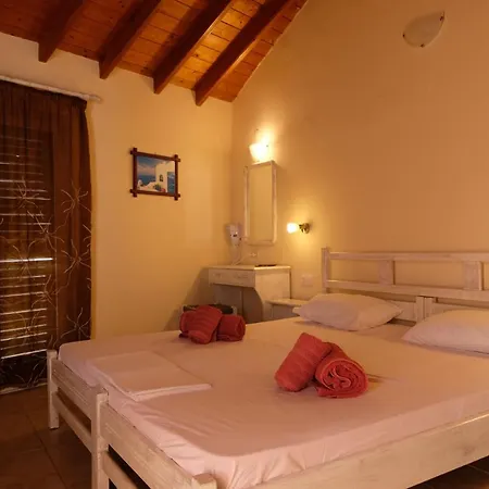 Taxiarchis Apartments Skiathos Town Exterior photo
