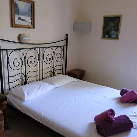 Taxiarchis Apartments Skiathos Town Room photo