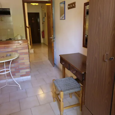Taxiarchis Apartments Skiathos Town Room photo
