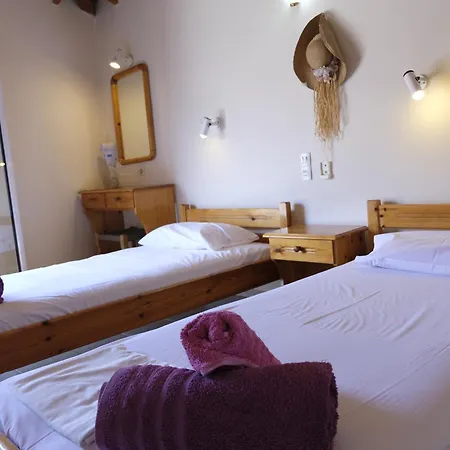 Taxiarchis Apartments Skiathos Town Room photo