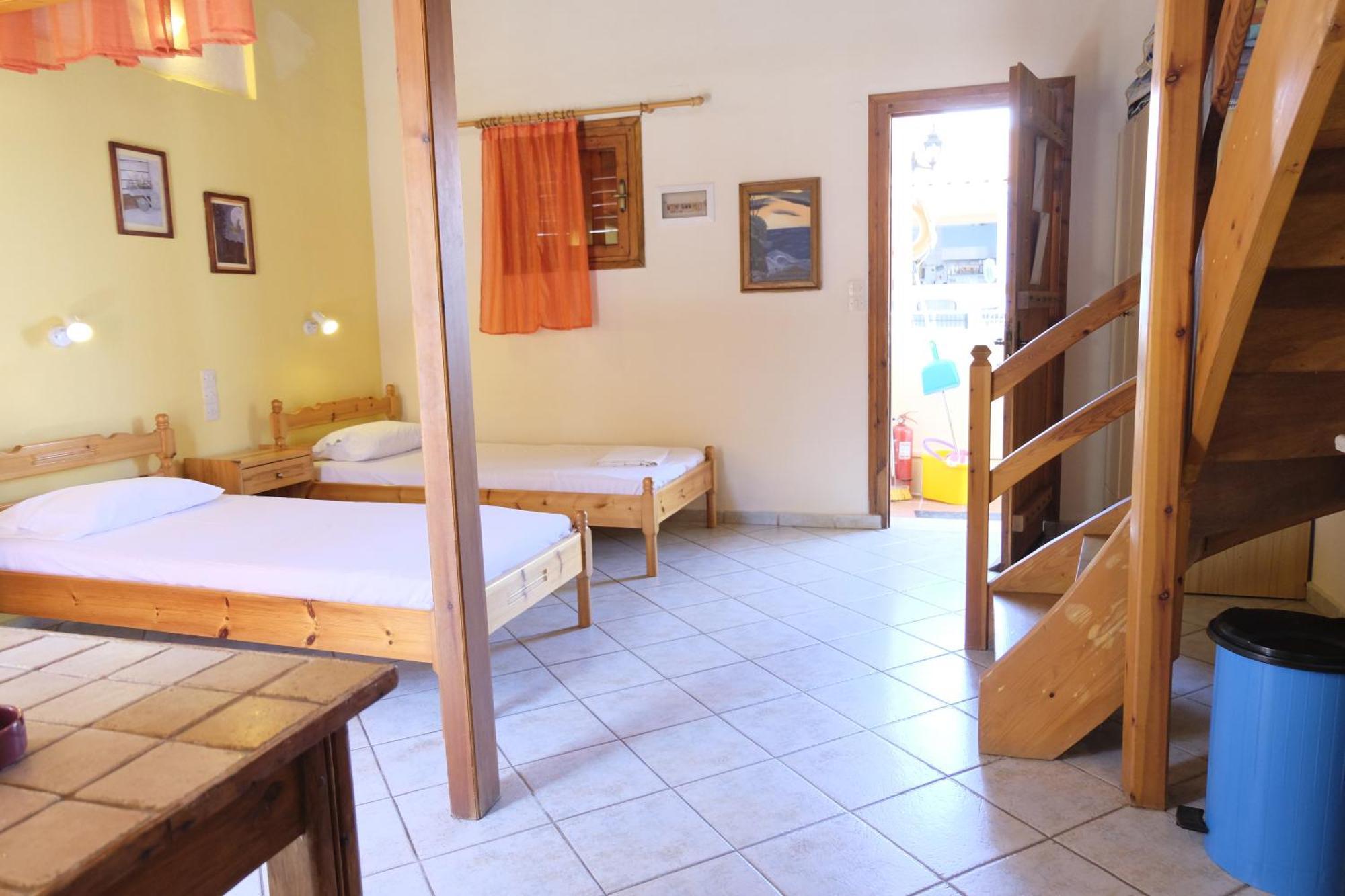Apartment Taxiarchis Skiathos Town